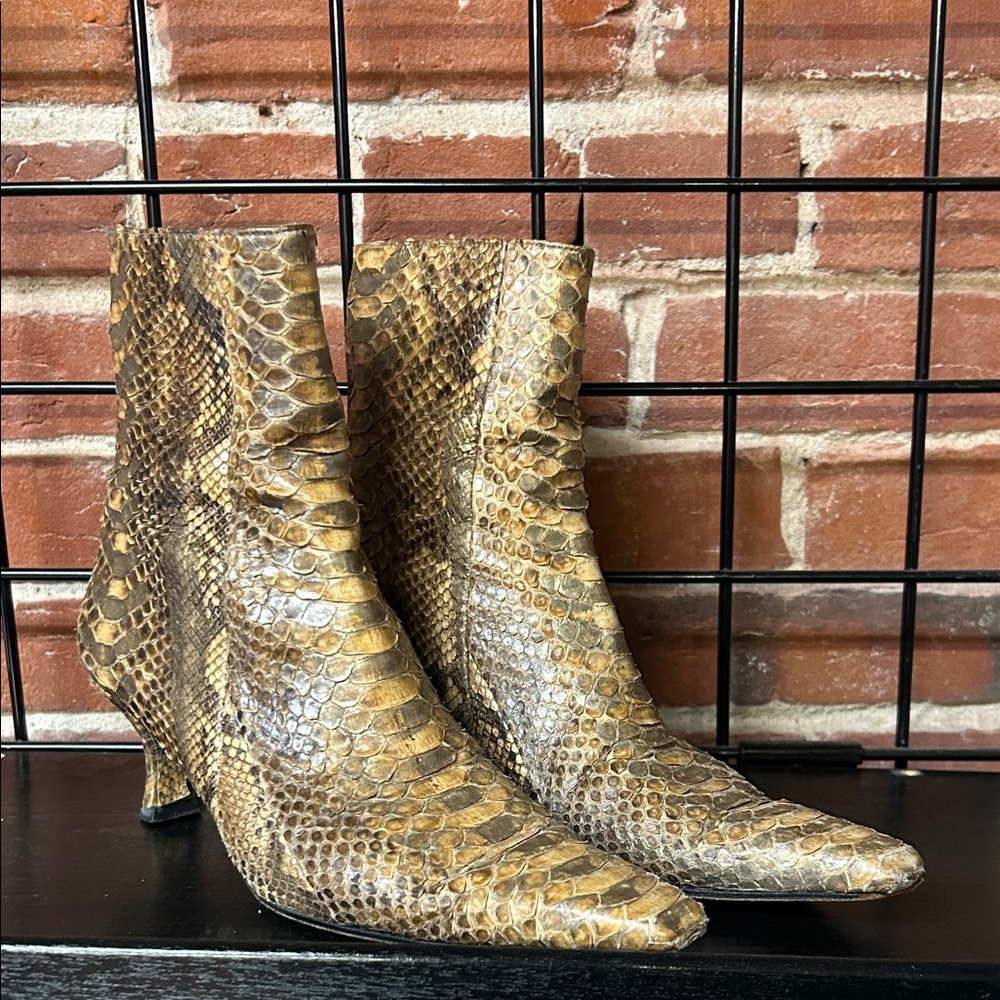 Stuart Weitzman snakeskin Pattern Ankle Boots
